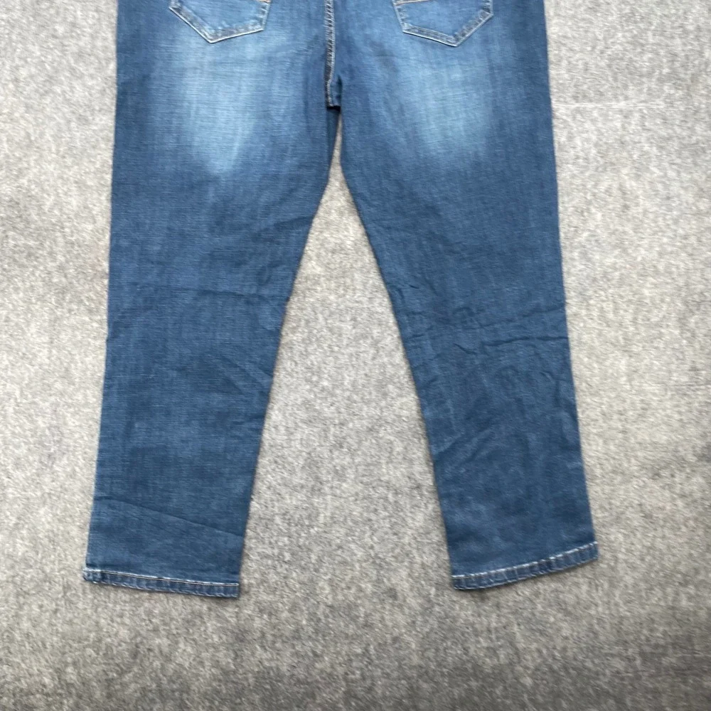 IZOD Jeans Mens 40x30 Comfort Stretch Straight Fit Medium Wash Blue Denim